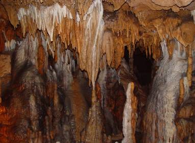 Die Höhle Cueva del Jabalí
